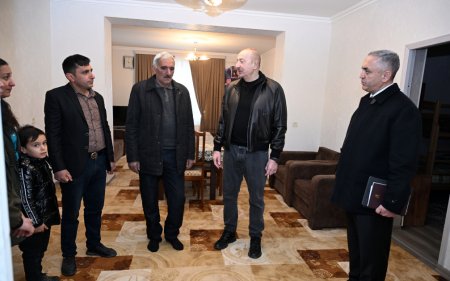 Prezident İlham Əliyev Xocalının Ballıca kəndində fərdi evlərin və infrastrukturun bərpası sahəsində görülən işlərlə tanış olub, kəndə köçən bir qrup sakinlə görüşüb Prezident İlham Əliyev Xocalının Ballıca kəndində fərdi evlərin və infrastrukturun bərpası sahəsində görülən işlərlə tanış olub, kəndə köçən bir qrup sakinlə görüşüb