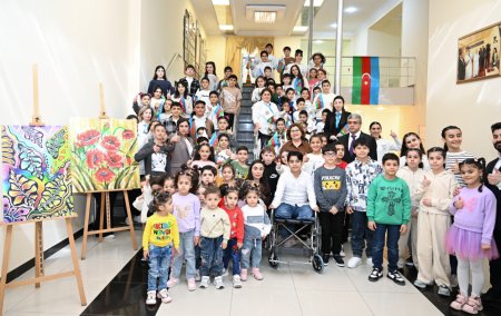 Birinci vitse-prezident Mehriban Əliyeva və Heydər Əliyev Fondunun vitse-prezidenti Leyla Əliyeva Bakıdakı 1 saylı körpələr evində və 1 saylı uşaq evi sosial xidmət müəssisəsində olublar