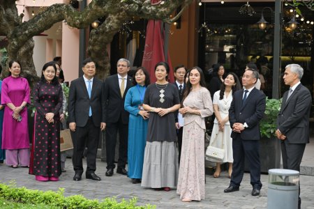 Leyla Əliyeva Vyetnam Kommunist Partiyası Mərkəzi Komitəsinin Baş katibinin xanımı ilə görüşüb Leyla Əliyeva Vyetnam Kommunist Partiyası Mərkəzi Komitəsinin Baş katibinin xanımı ilə görüşüb