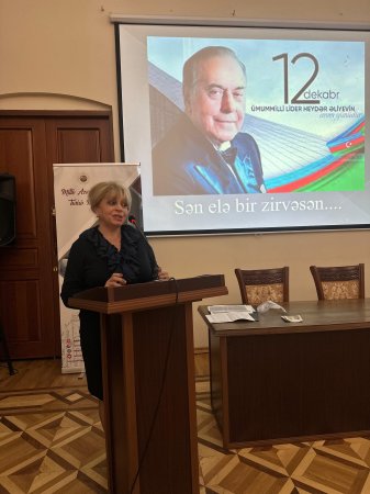 Milli Azərbaycan Tarixi Muzeyində Ümummilli lider Heydər Əliyevin anım günü ilə əlaqədar “Sən elə bir zirvəsən ki,…” adlı tədbir keçirilib