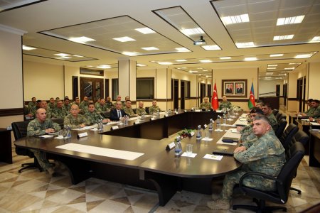 Türkiyə Ordusunun Quru Qoşunları komandanı Əlahiddə Ümumqoşun Orduda olub