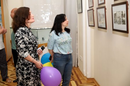 Milli Azərbaycan Tarixi Muzeyində 1 iyun Uşaqların Beynəlxalq Müdafiəsi gününə həsr olunmuş “Tarixin uşaq izləri” adlı sərgi keçirildi Milli Azərbaycan Tarixi Muzeyində 1 iyun Uşaqların Beynəlxalq Müdafiəsi gününə həsr olunmuş “Tarixin uşaq izləri” adlı sərgi keçirildi