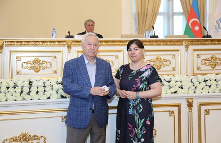 AMEA-da Milli Mətbuat Gününə həsr olunmuş tədbir keçirilib AMEA-da Milli Mətbuat Gününə həsr olunmuş tədbir keçirilib