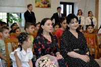Leyla Əliyeva Şəkidə Uşaq evi sosial xidmət müəssisəsinin sakinləri ilə görüşüb